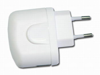 USB univ. nabíječka bílá pro PDA, MP3 přehrávače atp.
